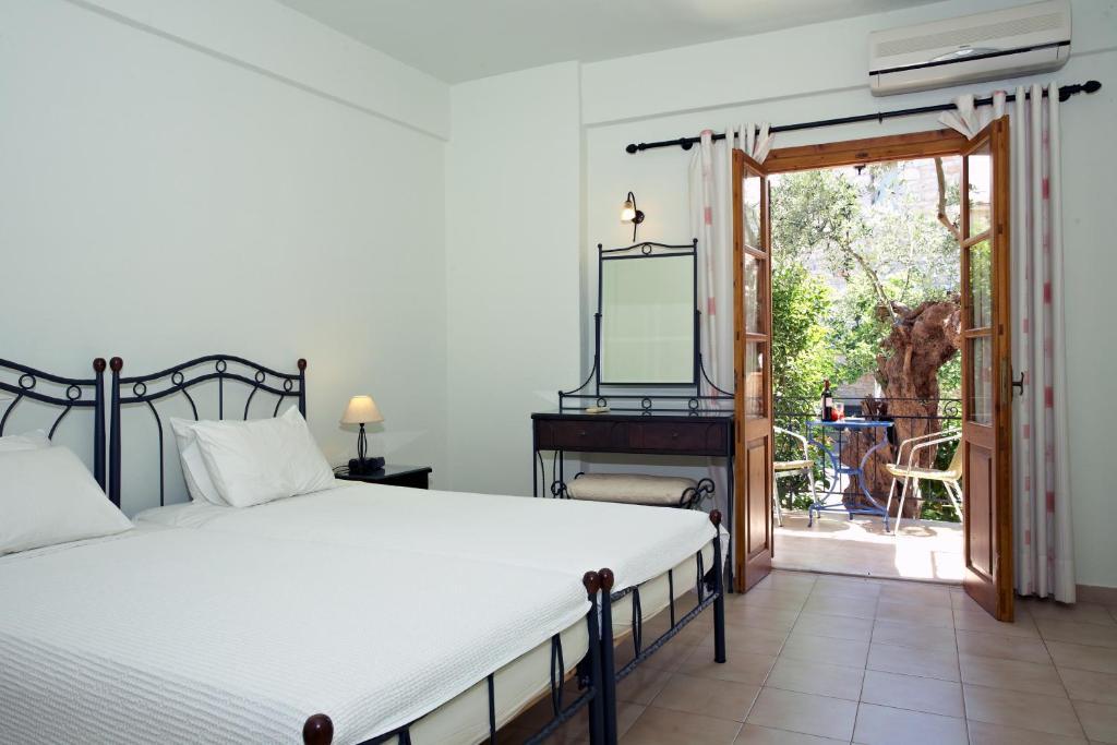 Anniska Otel Kardamyli Oda fotoğraf